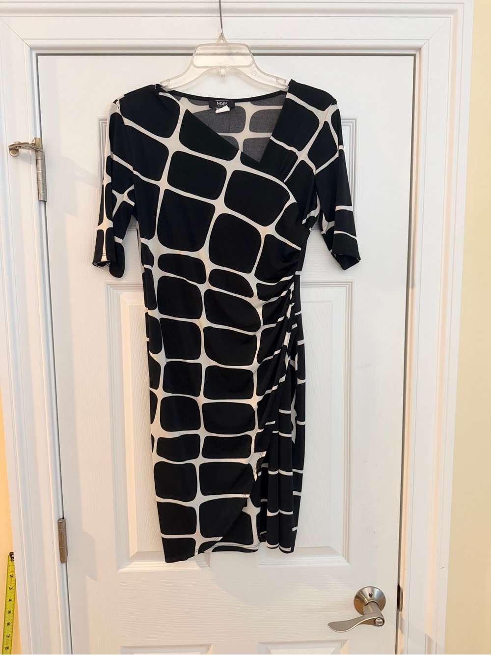 Ladies Size PM "MSK" Black & White Geometric Wrap-Effect Midi Dress GUC